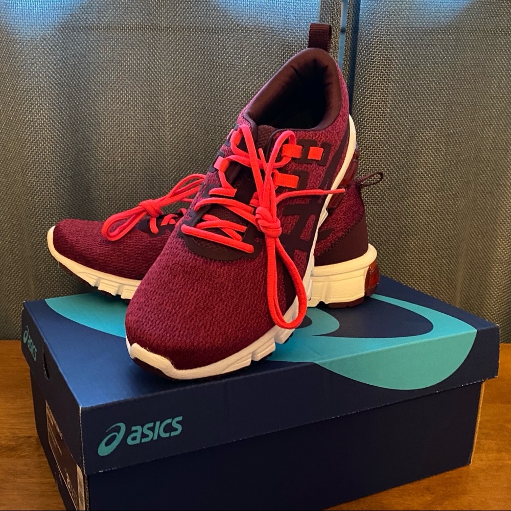 ASICS Gel-Quantum 90 • Like New Condition • 8.5